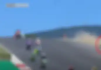 Hasil CEV Moto3 Portugal 2021, Mario Aji Crash Sampai Kibarkan Red Flag
