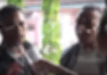 Cuma Artis Ini yang Berani Siram Muka Debt Collector, Sampai Keluarin Tendangan Kungfu