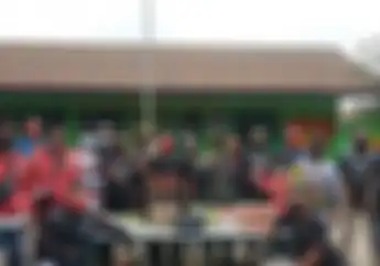 Dua Jempol, Bikers Jayapura Salurkan Sembako untuk Warga Perbatasan