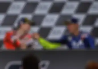 Jorge Lorenzo Bertaruh Untuk Masa Depan Valentino Rossi, Pensiun atau?