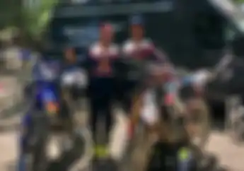 Kepergok, Alex Rins Main Garuk Tanah Bareng Mantan Pembalap MotoGP, Ada Apa?