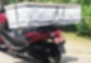 Geger Kades Naik Yamaha NMAX Bawa Peti Mati Sejauh 15 Km, Ada Apa Nih?