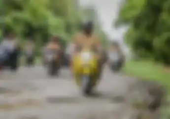 Punya Harta Rp 54 Milyar, Walikota Medan Naik Motor Matic Bagikan Bantuan Langsung ke Warganya