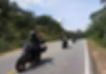 Biker Yamaha XSR 155 Makin Gemar Taklukan Alam Menantang Kalimantan