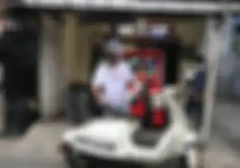 Bikin Melongo, Vespa 946 Christian Dior Harganya Rp 1,35 Miliar Isi Bensin Di Pertamini