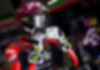 Sambut HUT RI Ke-76, Helm Indonesia Mendunia di MotoGP, Raih Juara Dunia Moto3