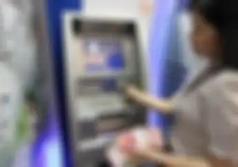 Mesin ATM Eror Saldo Kosong Bisa Tarik Rp 16 Juta Puluhan Warga Antri Bisa Dapat Honda BeAT Baru