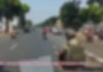Tegang, Video Ambulans Bawa Bayi Kritis Dihalangi Pemotor Oknum TNI