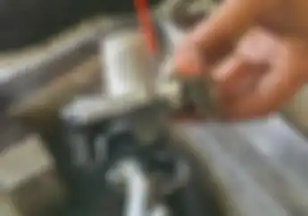 Motor Injeksi Dibersihkan Pakai Carburator Cleaner, Emangnya Boleh?