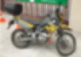 Bawa Pulang Motor Trail KLX Modal Rp 8 Jutaan, Pakai Pelat Nomor Merah