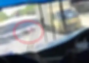 Viral Video Pemotor Tewas Diseruduk Bus, Polisi Langsung Bongkar Faktanya