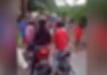 Viral Video Preman Kampung Palak Pemotor Lewati Jembatan Rusak, Begini Kelanjutannya