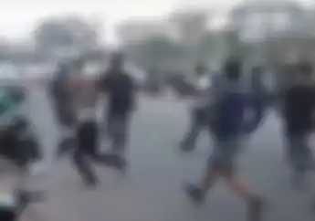 Bentrokan Debt Collector Vs Ormas Pecah, Diserang Pakai Balok Kayu Kepala Sampai Luka
