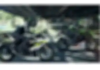 Kawasaki Rilis 2 Motor Sport Baru Edisi Irit Bensin, Warna Baru Harga Segini