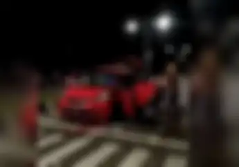 Miris, Balap Liar Diganggu, Sekelompok Pemuda Merusak Mobil Hingga Hancur Parah