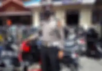 Kacau, Pengawal Ambulans Pacu Motor Kebut-kebutan, Endingnya Ditangkap Polisi