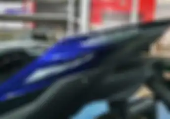 Modal Sejutaan, Modifikasi Motor Repaint Cat Bodi dari Doff ke Glossy, THR Lebaran 2023 Cair Sikat!