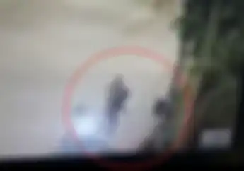 Tegang! Video Pemotor Dikepung Begal Berhasil Lolos Motornya Selamat, Triknya Bisa Ditiru Nih