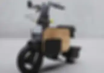 Unik Banget, Motor Listrik Ini Bisa Dilipat Jadi Tas Koper, Punya Desain Mirip Honda Motocompo