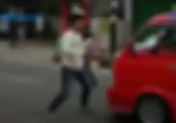 Viral Video Geng Motor Sok Jagoan Rusak Angkot, Ternyata Ini Penyebabnya