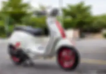 Modifikasi Vespa Sprint Kaki-Kaki Dibuat Kece Pakai Pelek Dan Aksesoris Berkelas