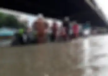 Waspada Banjir Jakarta, Segini Batas Aman Motor Matic Terobos Banjir