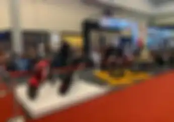 KOSMIK Indonesia Pamerkan Berbagai Merek Motor Listrik di GIIAS 2021, Ternyata Ini Tujuannya