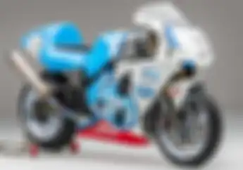 Suzuki GSX Tua Jadi Motor Balap, Part-nya Bikin Mata Melotot