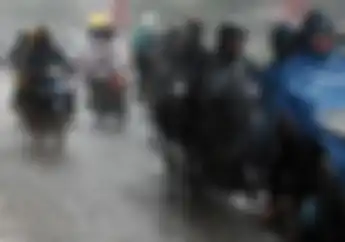 Bikers Catat Segini Tekanan Ban Motor Saat Musim Hujan, Jangan Salah