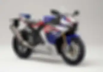 Keren Banget, Honda CBR1000RR-R Fireblade SP Meluncur Pakai Livery 30th Anniversary