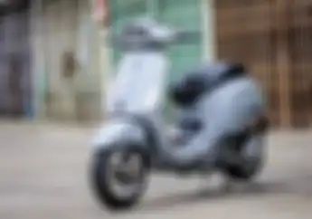 Modifikasi Vespa Sprint Mejeng Pakai Warna Elegan dan Aksesoris Kelas Sultan