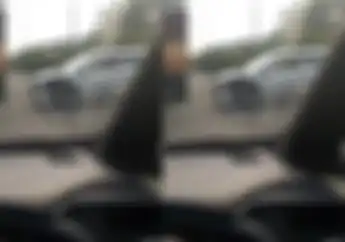 Video Toyota Veloz Hancur Melintang Di Jalan, Bagian Kiri Depan Sampai Rusak Parah