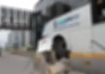 Bus TransJakarta Kecelakaan Lagi Tabrak Separator Jalan, Penyebabnya Mirip dengan Yang Tabrak Pos Polisi di PGC