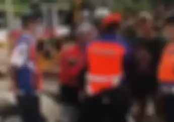 Tegur Pelanggar Pelintasan Kereta, Petugas Dishub Jadi Korban Pengeroyokan