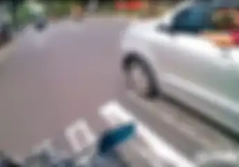 Viral Video Pemotor Tegur Penumpang Mobil Merokok Malah Ngamuk, Bisa Dipenjara 3 Bulan