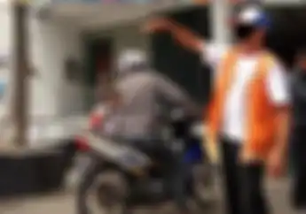 Tukang Parkir Ngamuk Nyaris Pukul Cewek Gara-gara Dibayar Uang Koin di Kemayoran