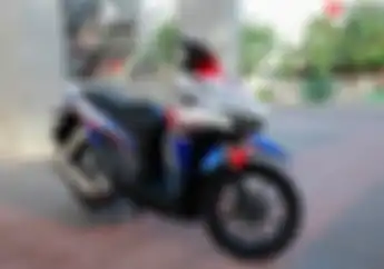 Modifikasi Honda Vario 150, Bodi Pakai Decal Stiker Sporty Plus Tanam Part Keren