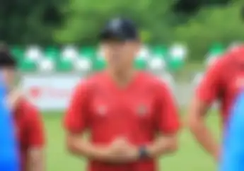 Video Pelatih Shin Tae-yong Kaget Ada Pemain Latihan di Parkiran Motor