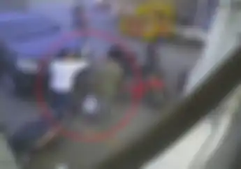 Sopir Mobil Mewah yang Pukul Pemotor di Minimarket Resmi Jadi Tersangka, Begini Kata Polisi