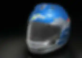 Helm Arai Edisi Spesial Suzuki 100th Anniversary, Hanya 30 Unit Dijual Seharga Honda BeAT