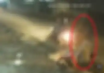 Video Begal Sadis Serang Pemotor di Depok, Korban Kena Bacok Celurit