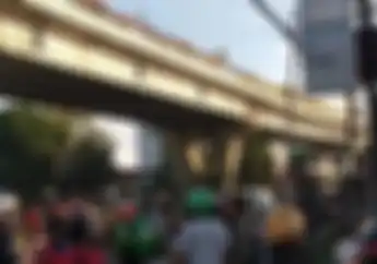Tabrak Pemotor Sampai Jatuh dari Flyover Pesing, Sopir Mobil Ditahan