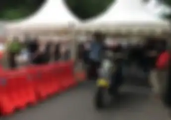 Keren,  Kombes Pol Sambodo Purnomo Yogo Jajal Track Street Race Pakai Ninja 150 