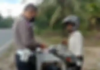 Gemetar Kakek Penjual Es Keliling Distop Polisi, Endingnya Gak Terduga