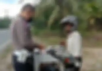 Video Tukang Es Blak-blakan Belum Bayar Pajak Motor, Endingnya Dapat Kejutan Dari Polisi