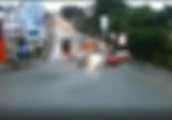 Tips Wajib Buat Bikers Saat Di Persimpangan Lampu Merah, Berkaca Dari Kecelakaan Maut Truk Tronton Di Balikpapan