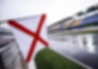 Ada Bendera Putih Dengan Garis Silang Merah Di Balapan MotoGP, Apa Sih Artinya?