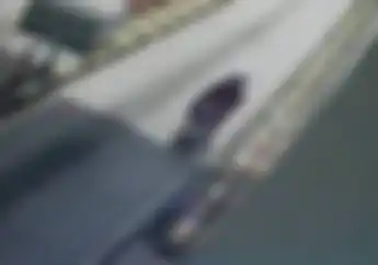 Terlanjur Cinta, Pemotor Rela Terobos Jalan Tol Demi Calon Istri