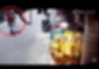 Viral, Video Kakek Kejar Maling Motor Sambil Gendong Cucu Di Warakas