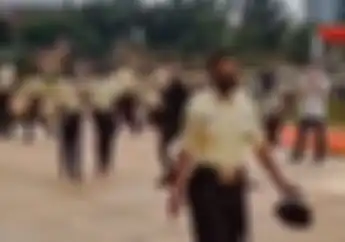 Gak Lagi Ketukar Sama Polisi, Begini Penampakan Seragam Satpam yang Baru